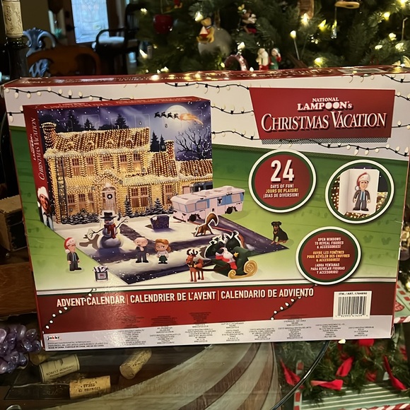 National Lampoon’s Christmas vacation 24 days of fun advent calendar - Picture 3 of 7